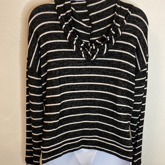 American Eagle Women's  Black & White Striped Hoodie Soft  Pullover - Picture 5 of 7